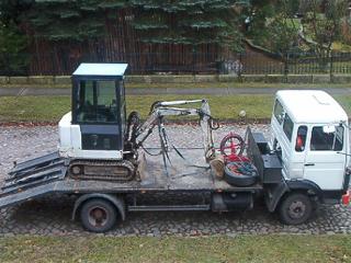 Iveco mit Minibagger  web
